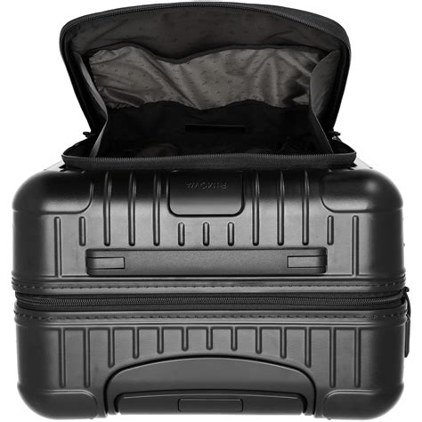 rimowa essential sleeve cabin review.